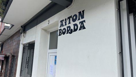 Aiton Borda taberna ustiatzeko eta lokalaren atezaintza lanak egiteko lehiaketa ireki da