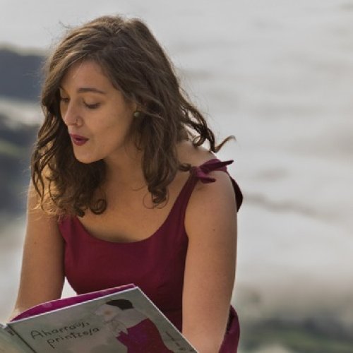 Ipuin kontaketa: UDABERRIKO ISTORIOAK