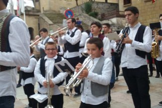 Lesoinu 2019: Kalejira de la Banda