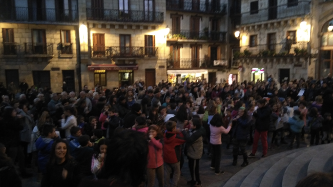 Kantu Saioa en Lezo para celebrar el Día del Euskera