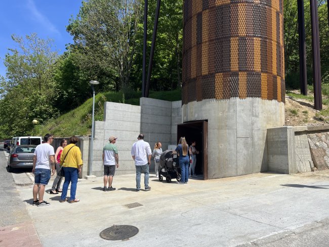 En funcionamiento el nuevo ascensor de Altamira