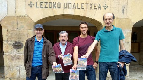 Los representantes municipales en la presentación de la agenda cultural