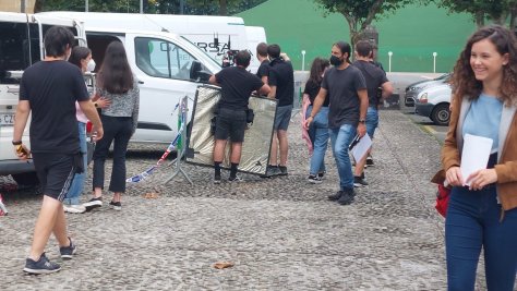 "Irabazi arte" telesaila, Lezon