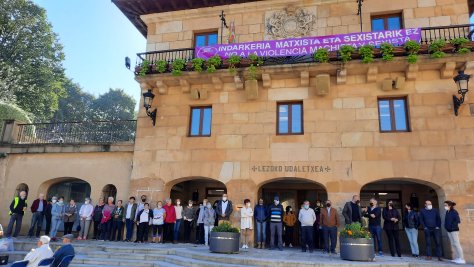 Concentración en Lezo para denunciar el asesinato machista de Gasteiz