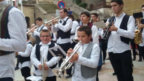Lesoinu 2019: Kalejira de la Banda