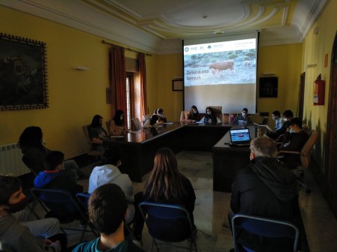 Foro municipal con alumnos y alumnas del Instituto de Lezo