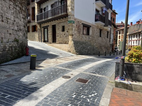 Se retrasan los trabajos que se iban a realizar en la entrada de la Plaza del Santo Cristo   