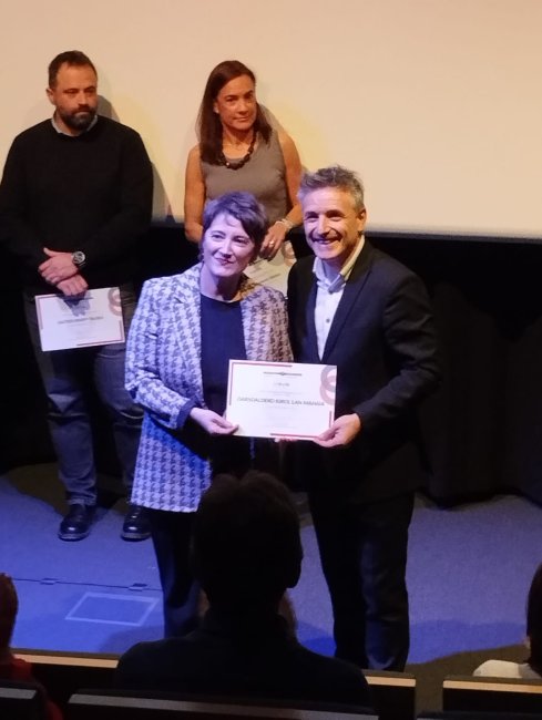 La presidenta de Oarsoaldea, Aizpea Otaegi, recibió el diploma